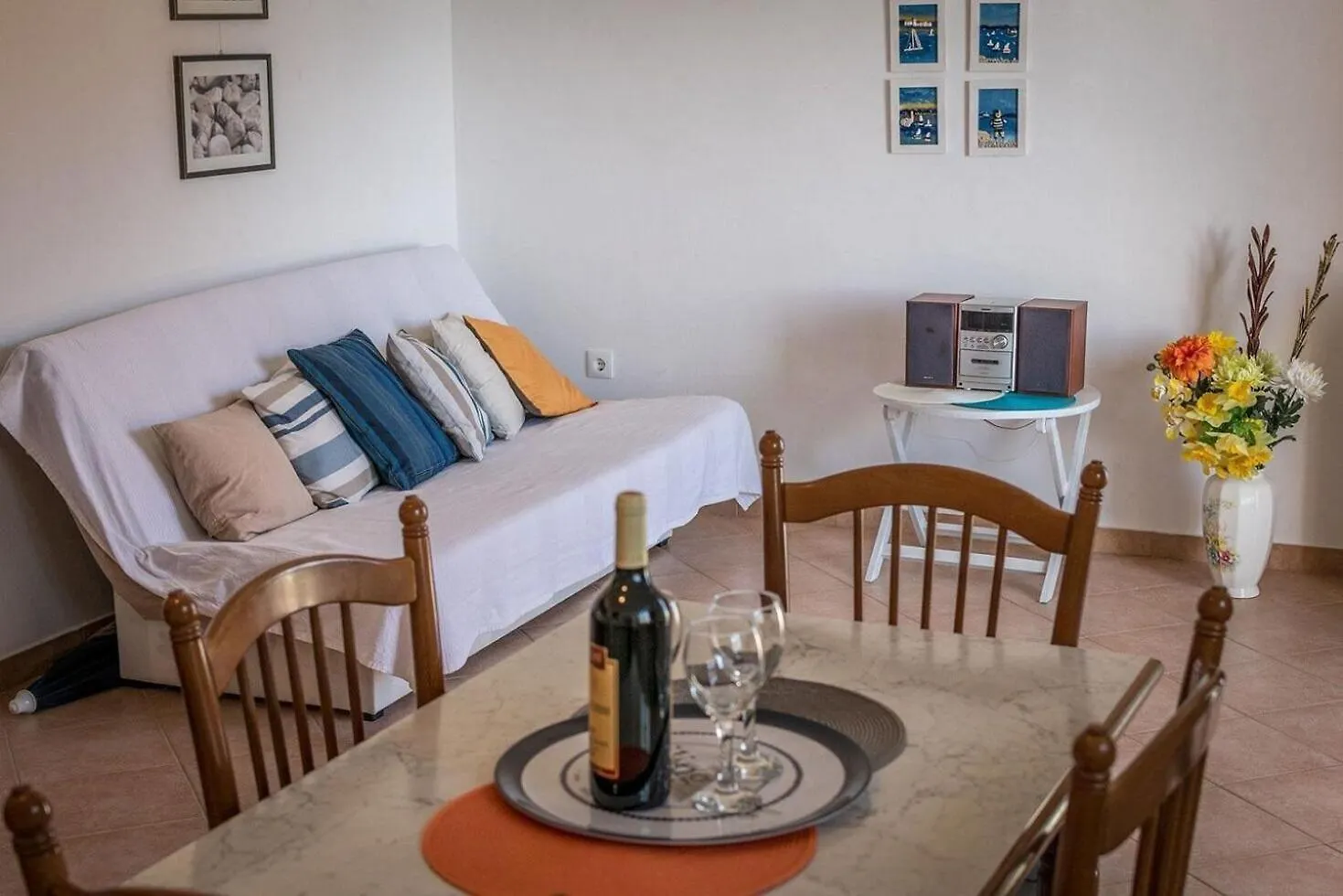 Apartments Brane - 100M From The Beach 特罗吉尔